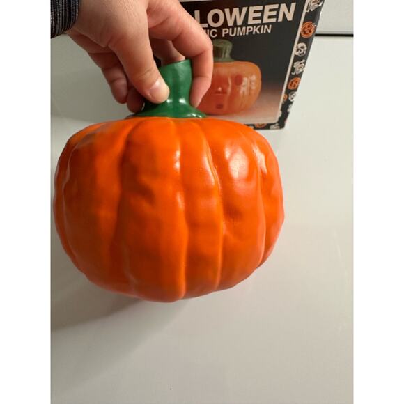 Vintage New Halloween Ceramic Pumpkin Jack O' Lantern smiley candle tealight - Picture 3 of 9